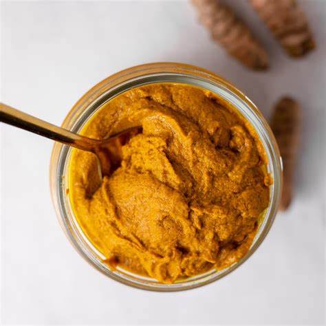Turmeric paste- How to remove coffee stains from teeth